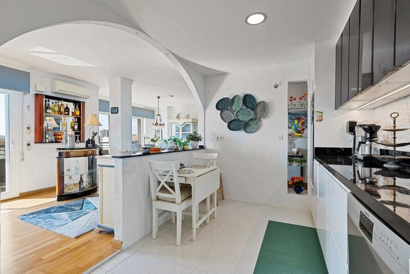 4 bedroom Apartment for sale