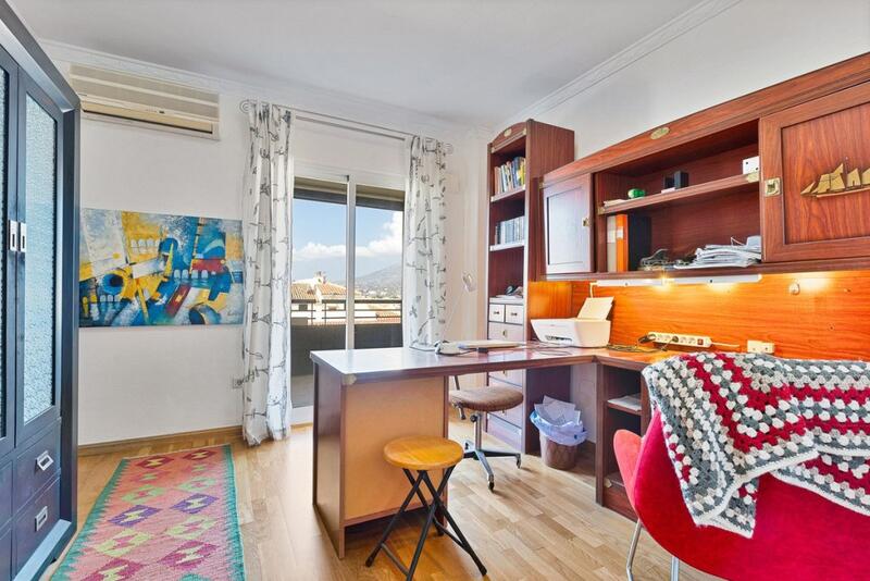 4 bedroom Apartment for sale