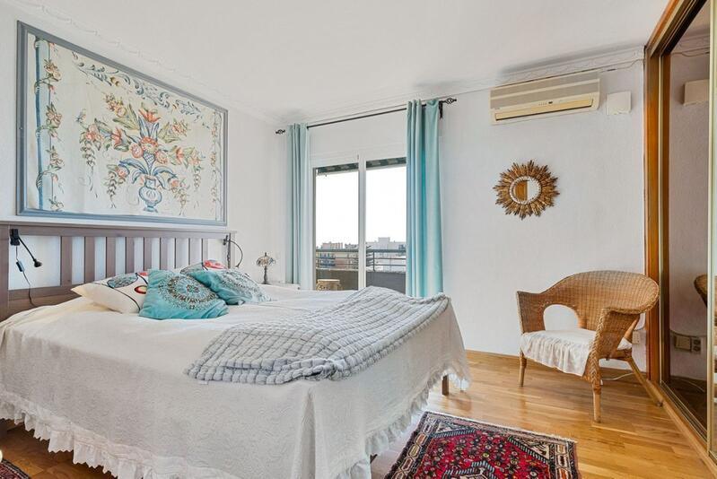 4 bedroom Apartment for sale