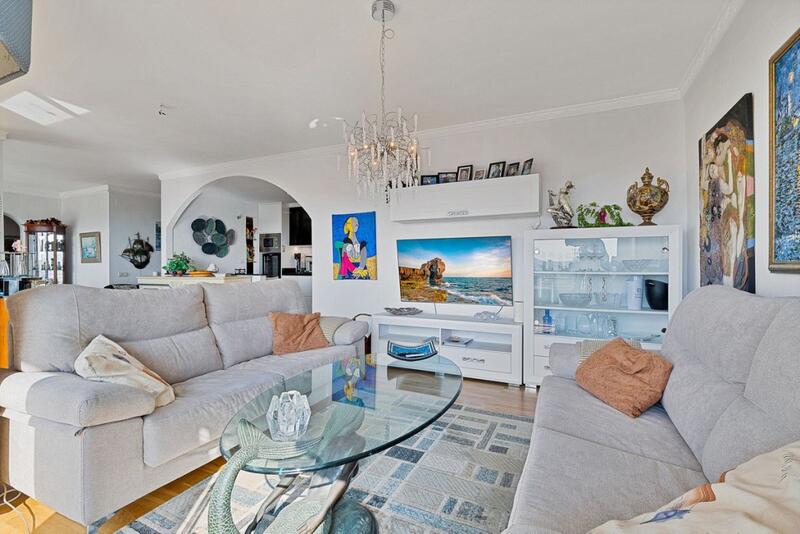 4 bedroom Apartment for sale