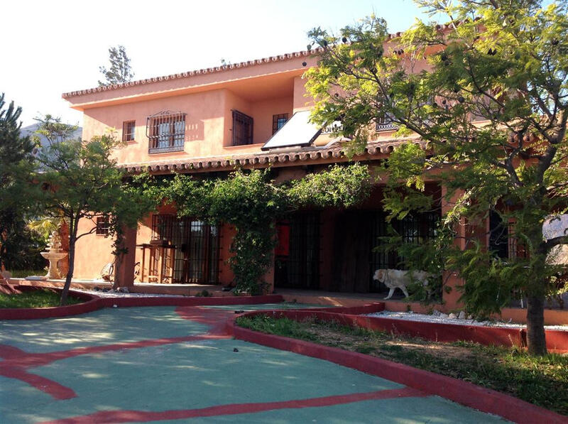 Landsted til salg i Mijas Costa, Málaga