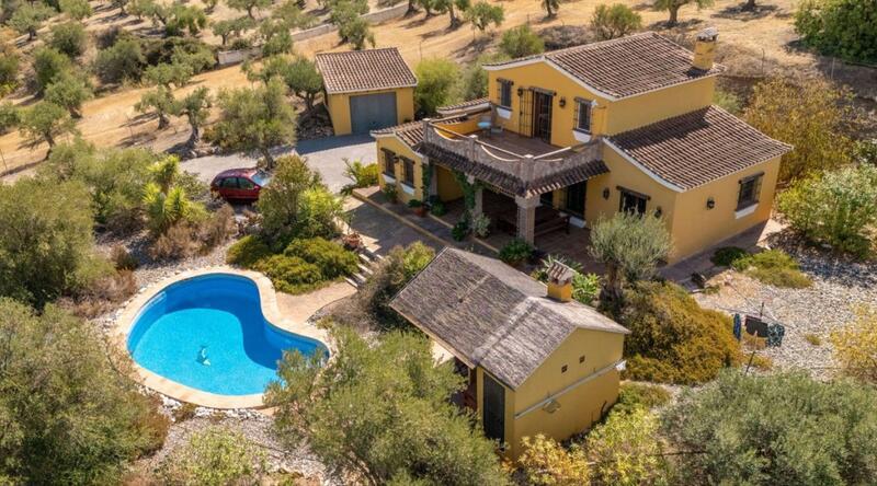 Villa for sale in Alhaurin el Grande, Málaga