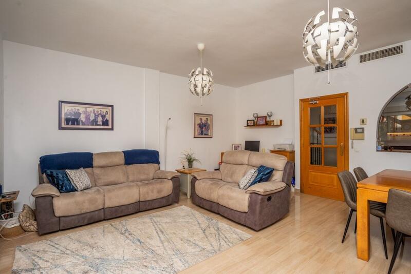 5 bedroom Townhouse for sale