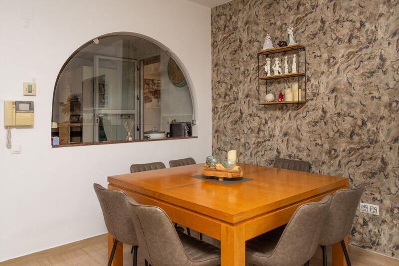 5 bedroom Townhouse for sale