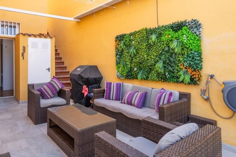 5 bedroom Townhouse for sale