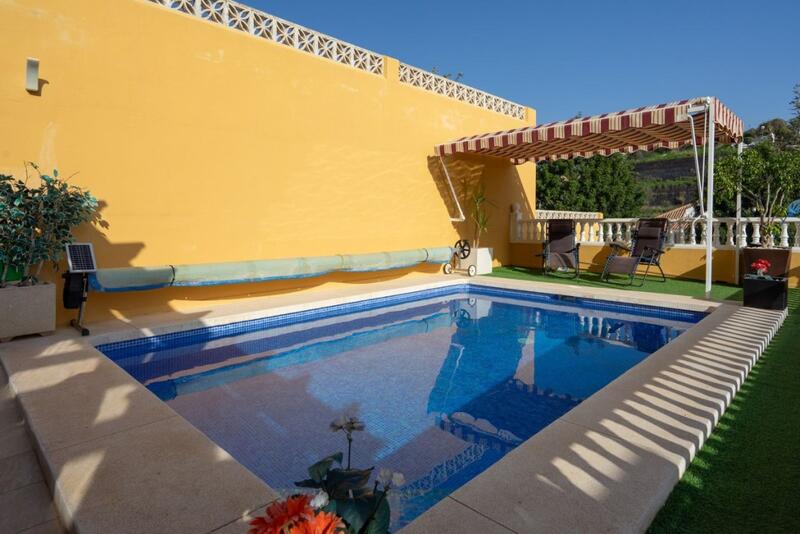 5 bedroom Townhouse for sale