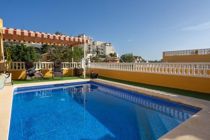 5 bedroom Townhouse for sale