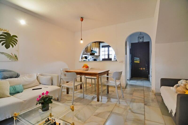 2 bedroom Townhouse for sale