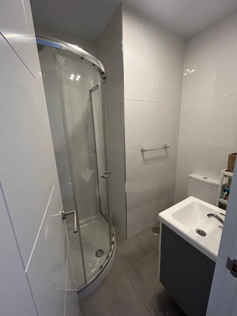 2 slaapkamer Gezinswoning Te koop