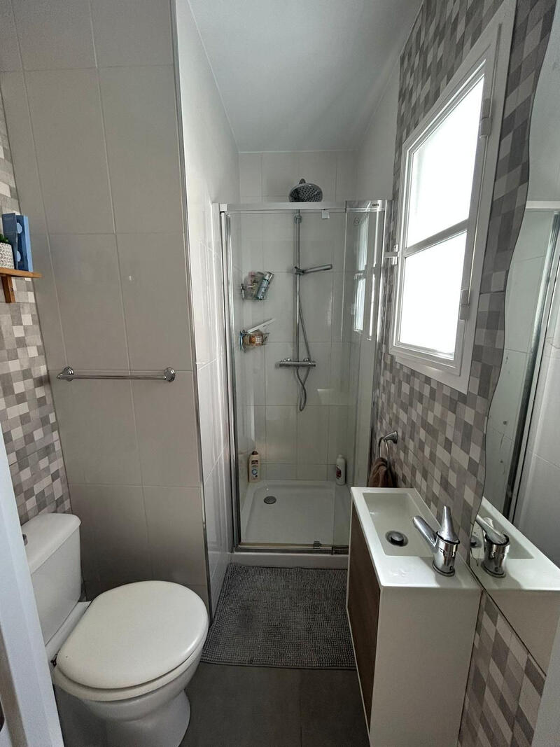 2 slaapkamer Gezinswoning Te koop
