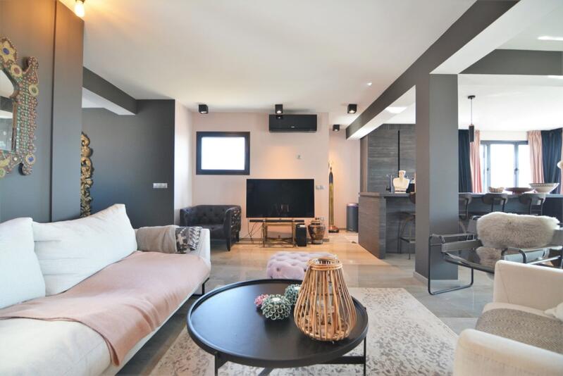 5 bedroom Apartment for sale