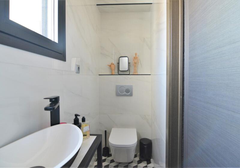 5 bedroom Apartment for sale