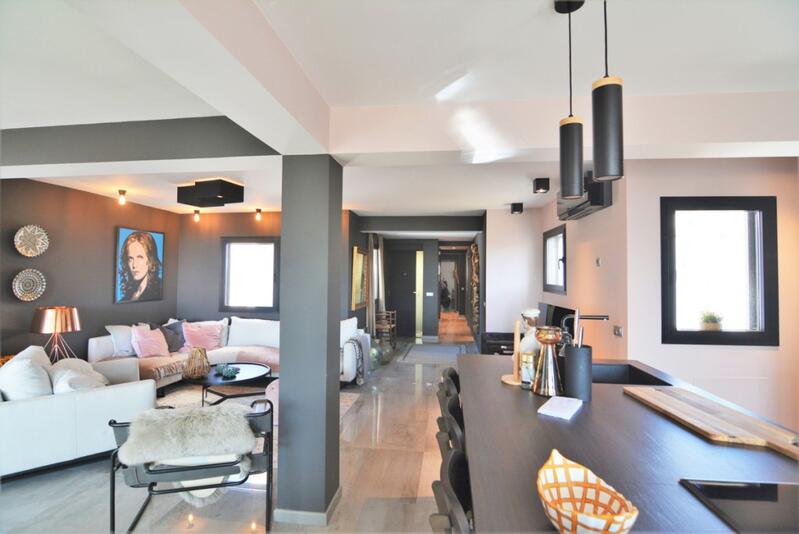 5 bedroom Apartment for sale