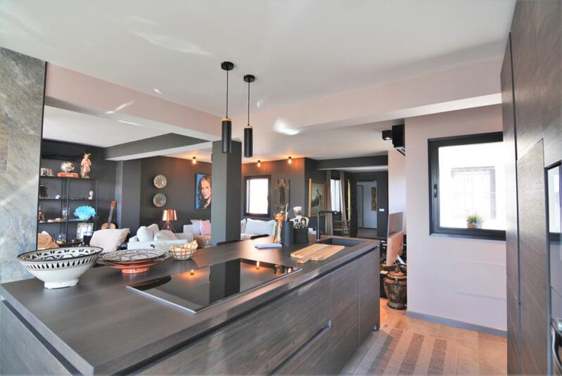 5 bedroom Apartment for sale