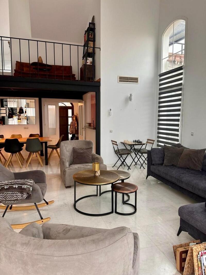 4 Schlafzimmer Stadthaus zu verkaufen