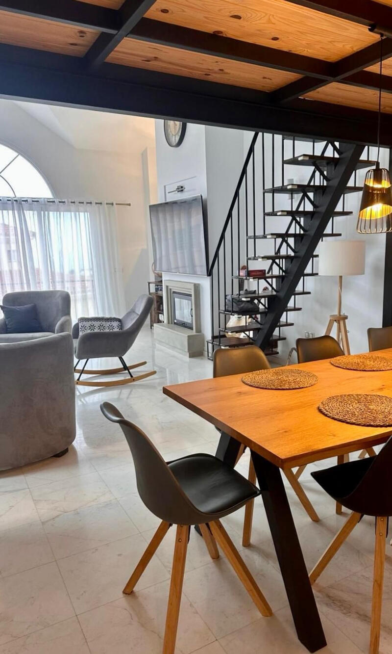 4 Schlafzimmer Stadthaus zu verkaufen