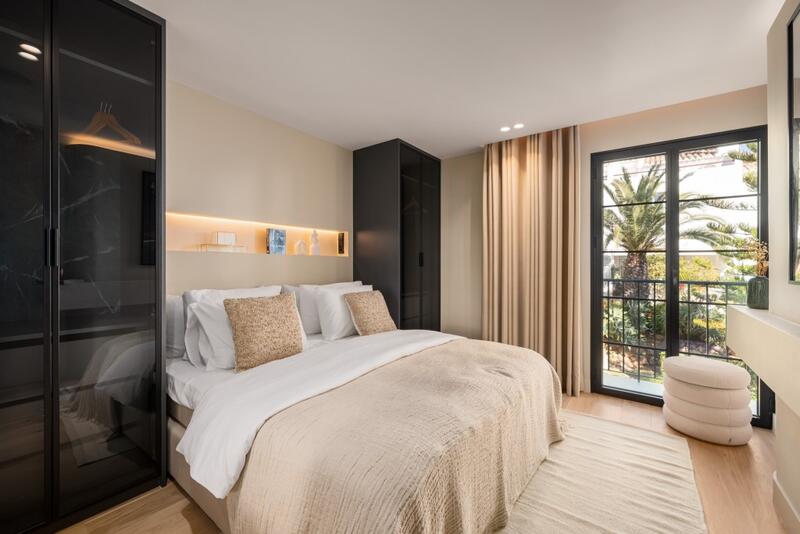 4 bedroom Townhouse for sale