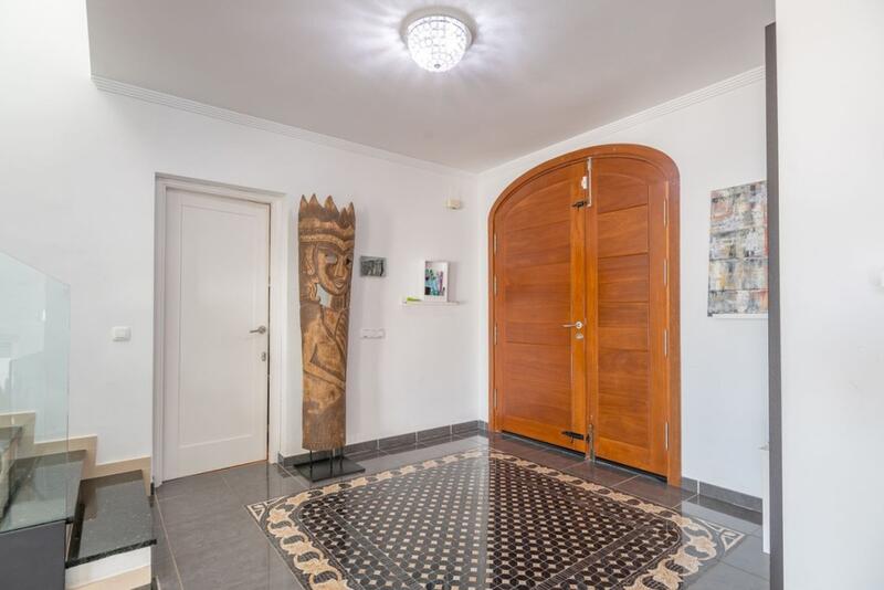 7 bedroom Villa for sale