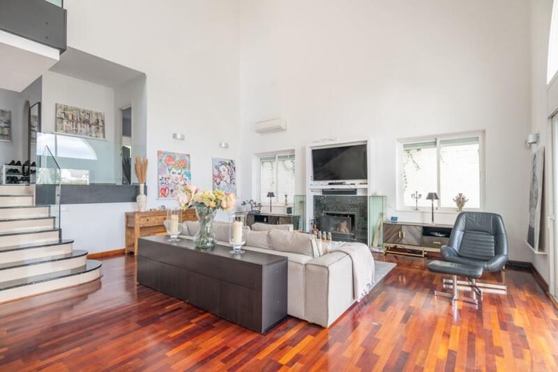 7 bedroom Villa for sale