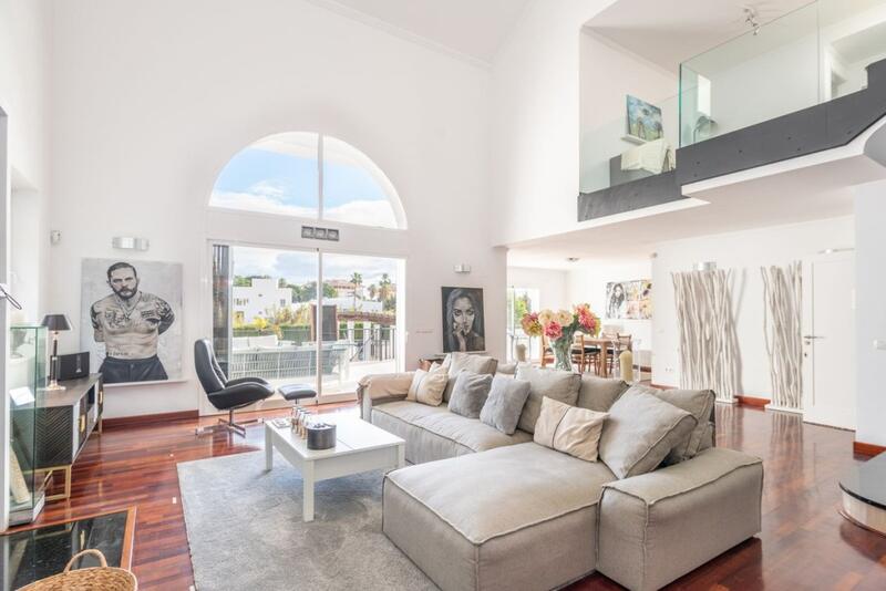 7 bedroom Villa for sale