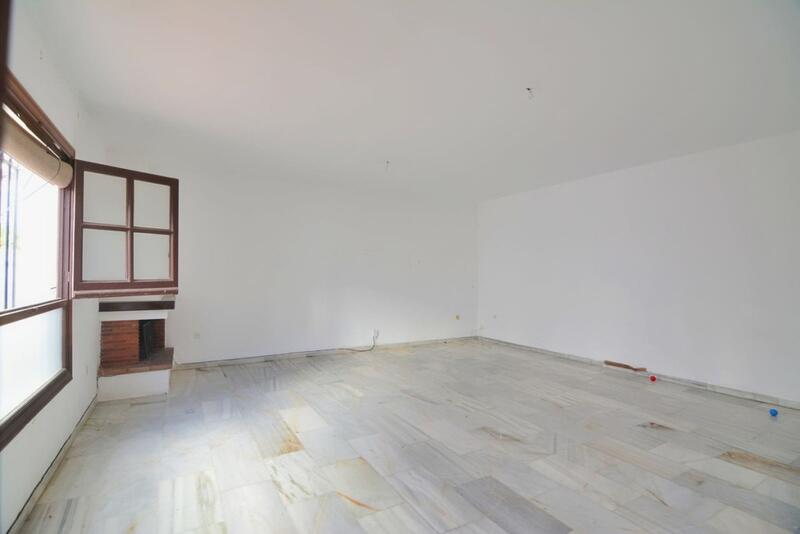 3 slaapkamer Gezinswoning Te koop