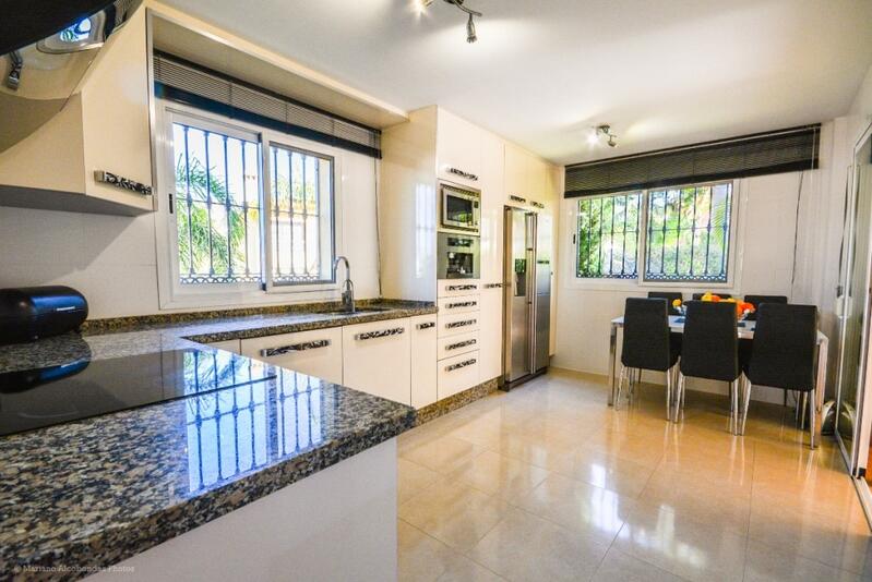 5 bedroom Villa for sale