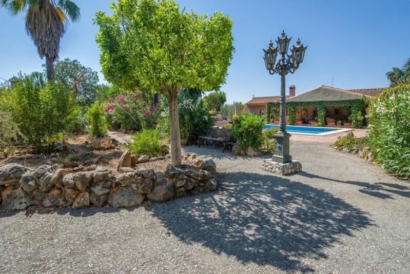 7 bedroom Villa for sale