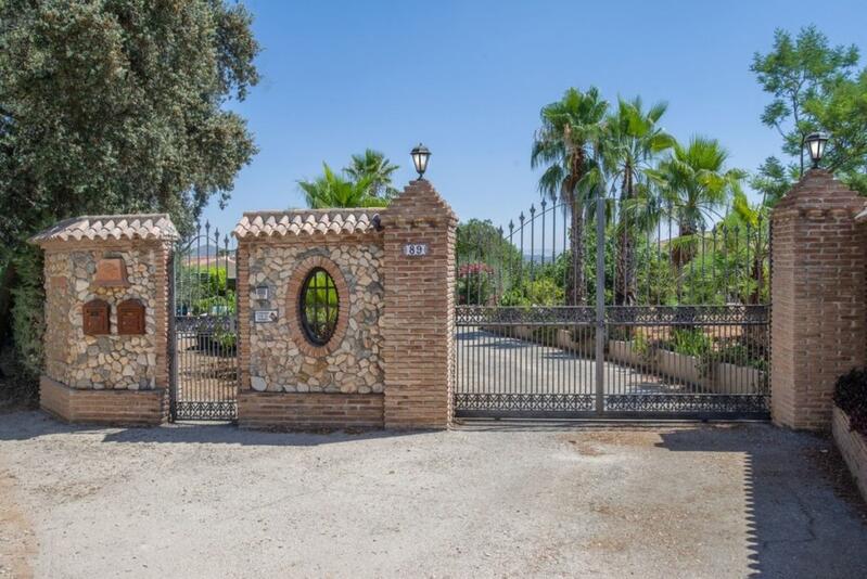 7 bedroom Villa for sale