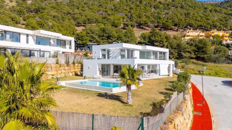 4 slaapkamer Villa Te koop