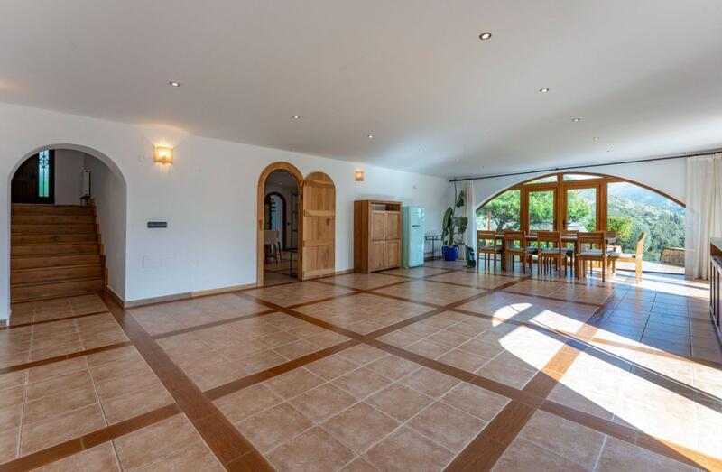 5 bedroom Villa for sale