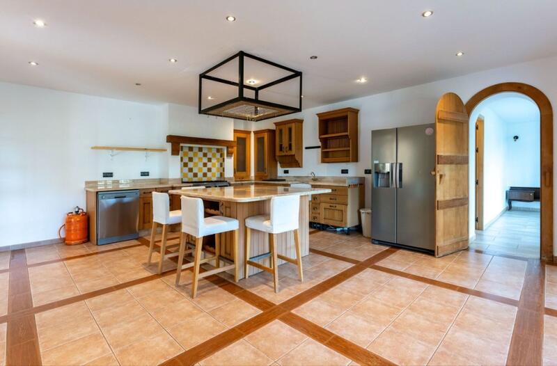 5 bedroom Villa for sale