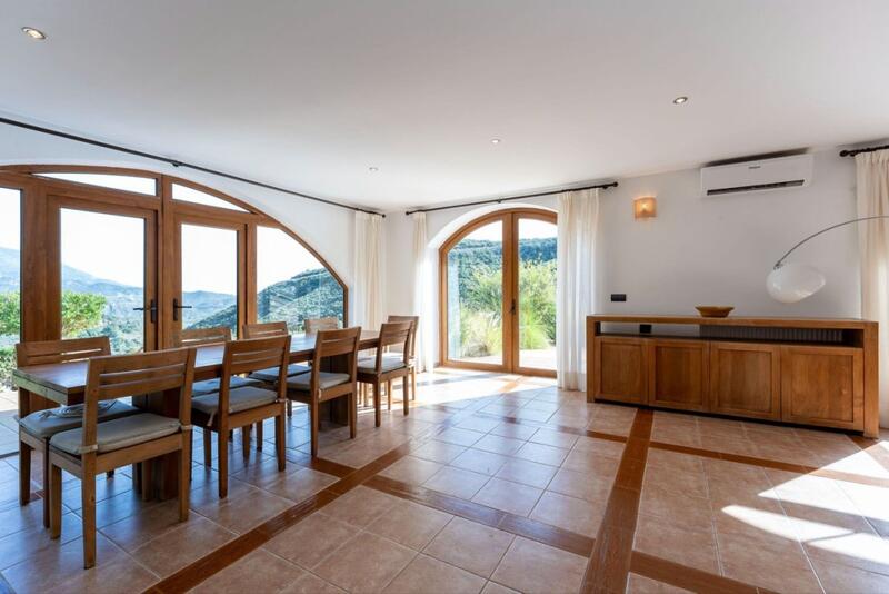 5 bedroom Villa for sale