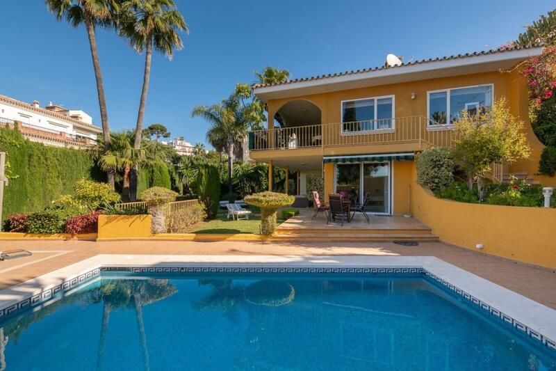 4 Cuarto Villa en venta