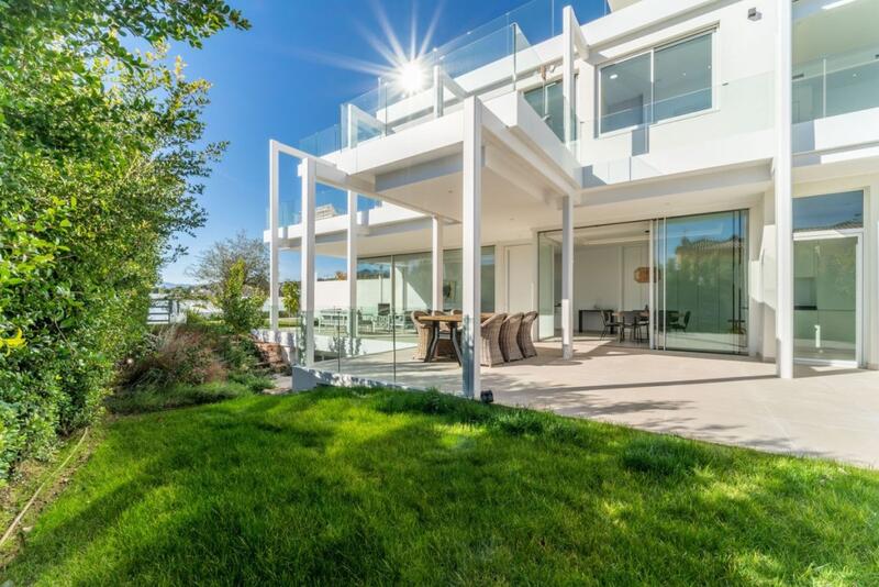 4 Cuarto Villa en venta