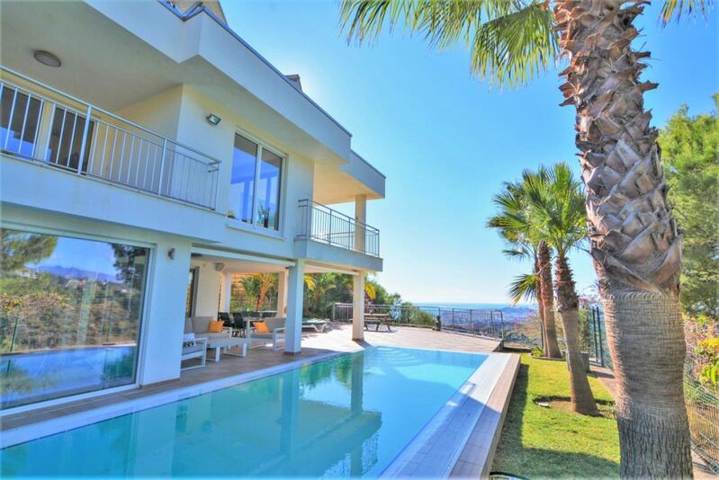 Villa til salg i Mijas, Málaga