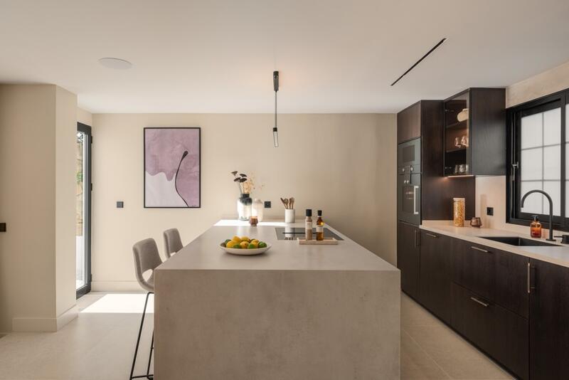 4 bedroom Townhouse for sale