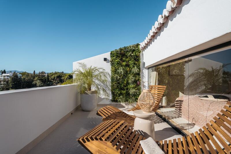 4 bedroom Townhouse for sale