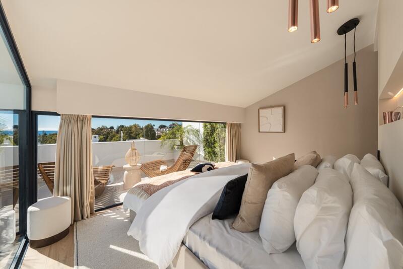 4 bedroom Townhouse for sale