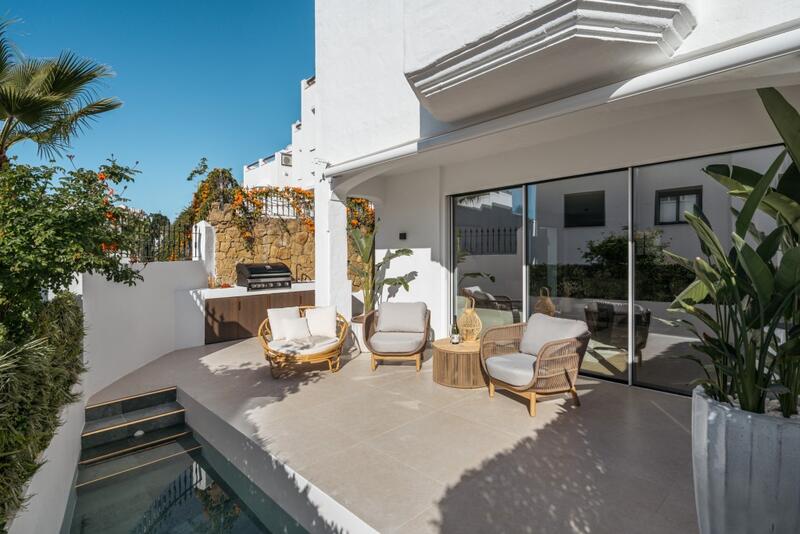 4 bedroom Townhouse for sale