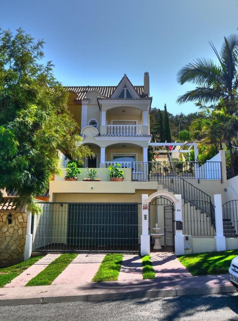 городская тюрьма продается в Benalmadena, Málaga