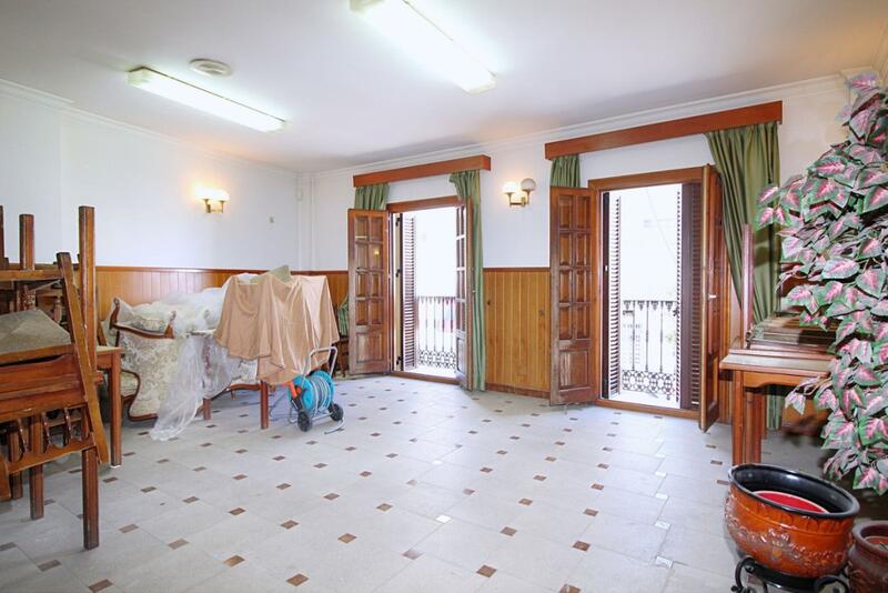 4 Schlafzimmer Handelsimmobilie zu verkaufen