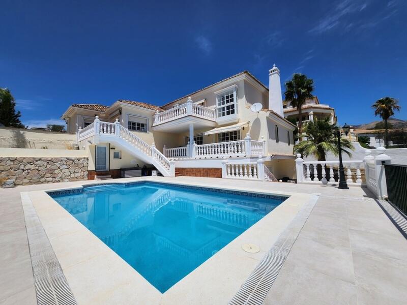 Villa for sale in Mijas Costa, Málaga