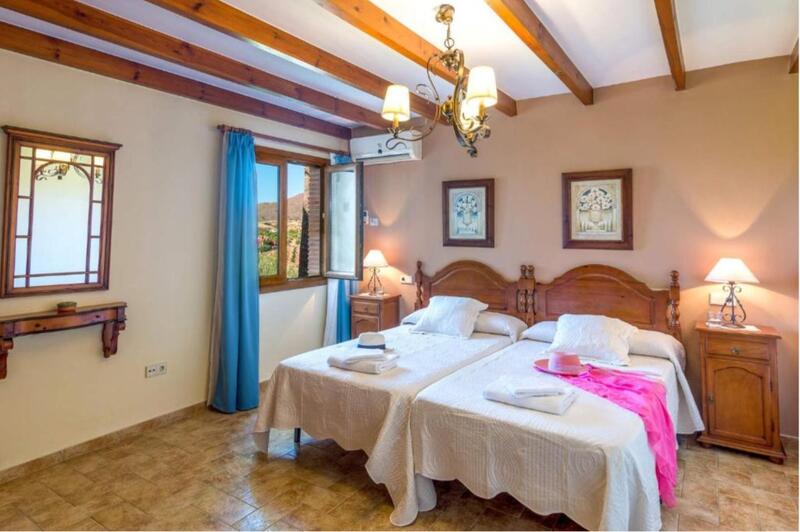 4 Schlafzimmer Landhaus zu verkaufen