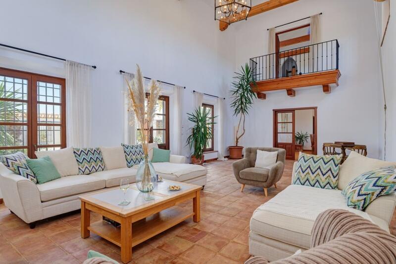 5 bedroom Country House for sale