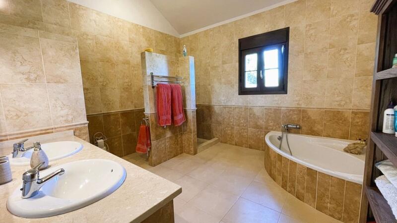 4 bedroom Villa for sale