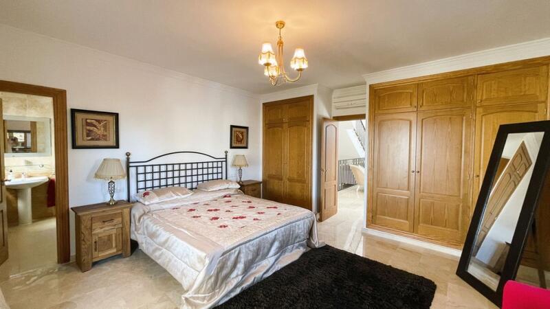 4 bedroom Villa for sale