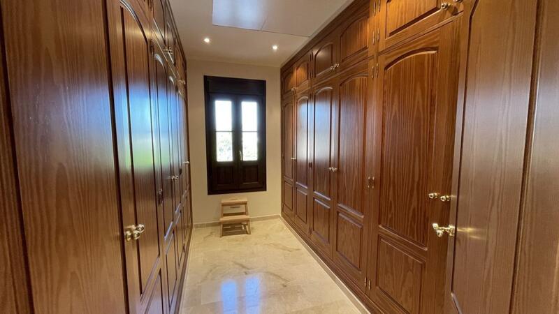 4 bedroom Villa for sale