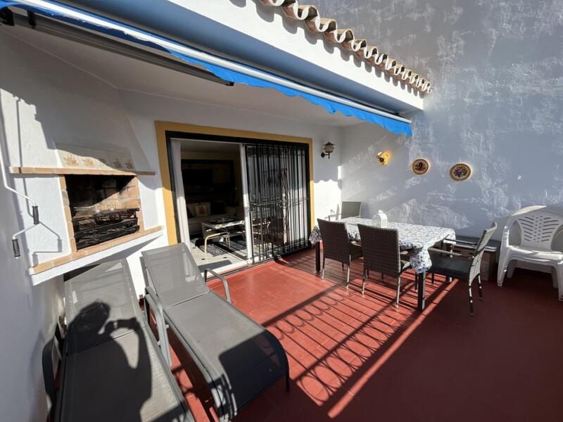 4 Schlafzimmer Stadthaus zu verkaufen