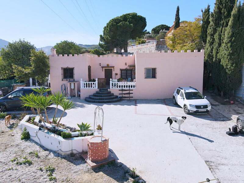 вилла продается в Alhaurin de la Torre, Málaga