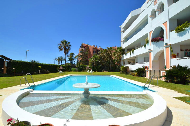 Apartment for sale in Puerto Banus, Málaga